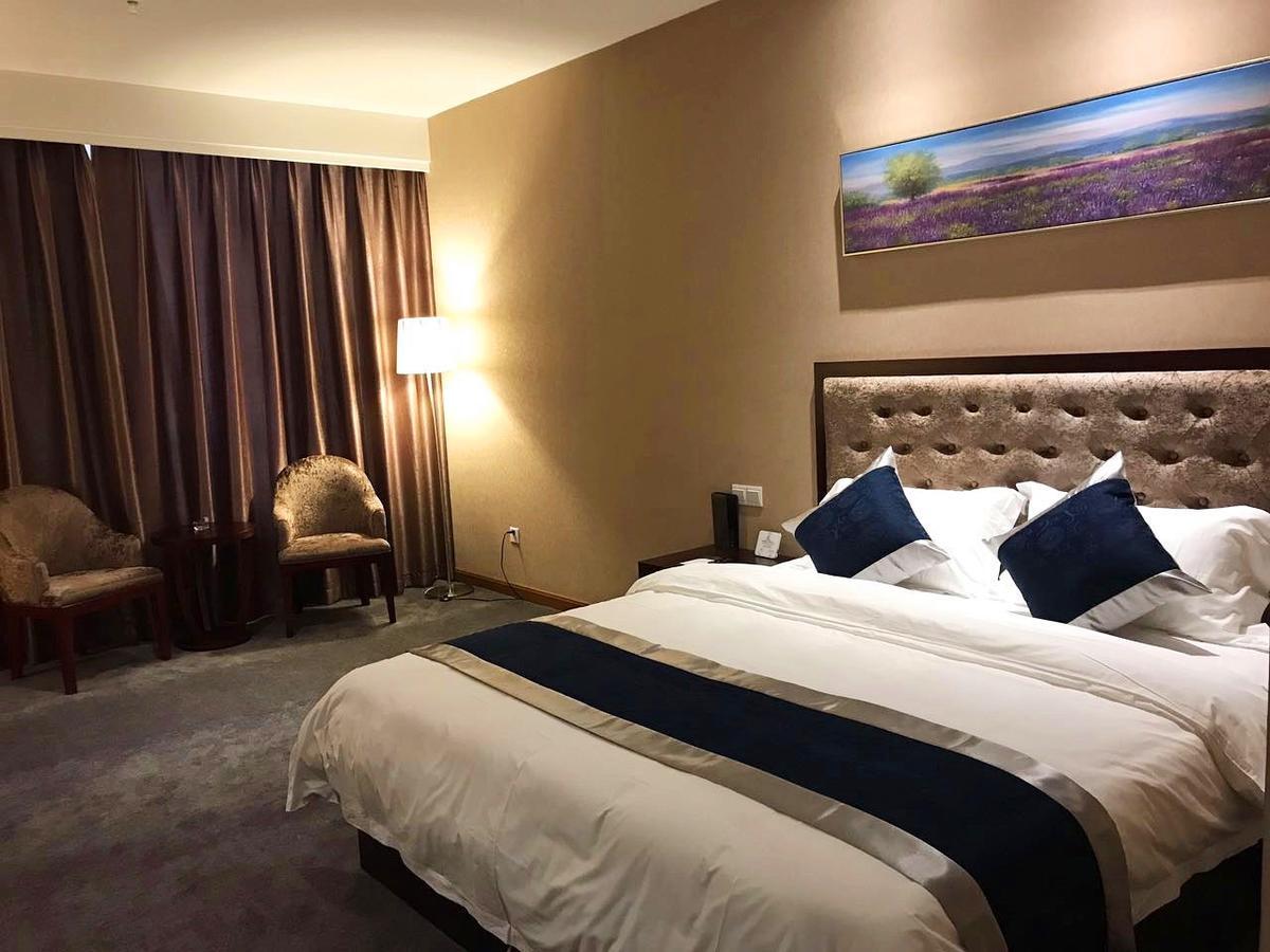 Hubei Airport Business Hotel Tianhe Airport Branch Ухан Екстериор снимка